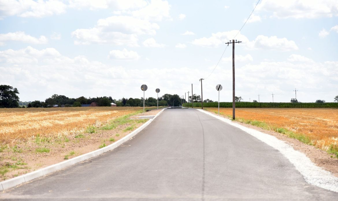 Ślepuchowo z 320 metrami przebudowanej drogi