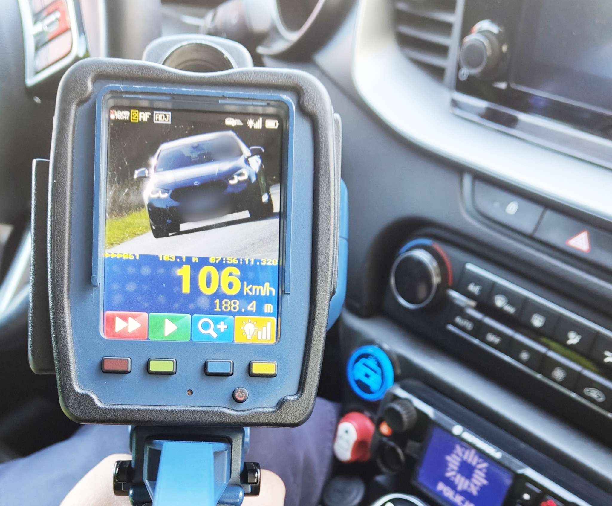 106 km/h w zabudowanym. 52-latka straciła prawo jazdy