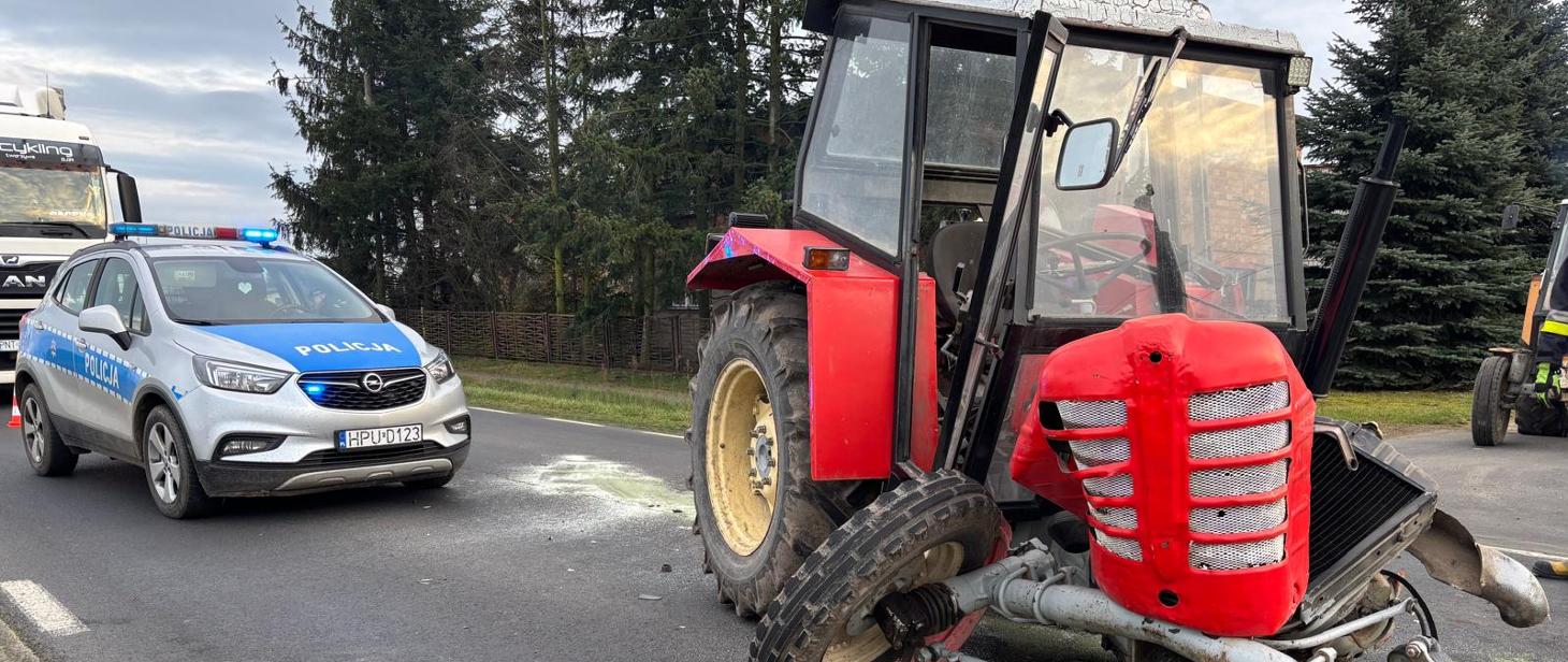 Kolizja ciągnika z ciężarówką w Uścikowie