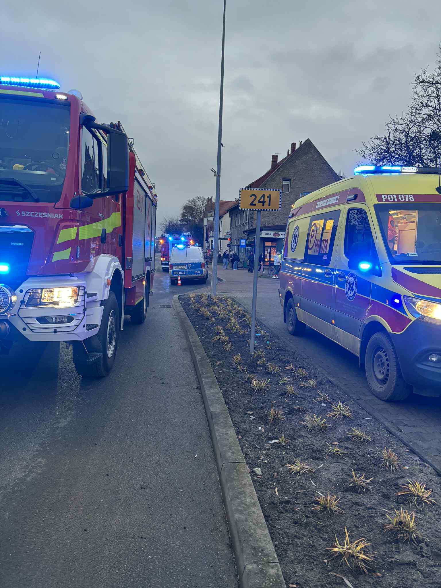 Ciężarówka potrąciła pieszego na przejściu