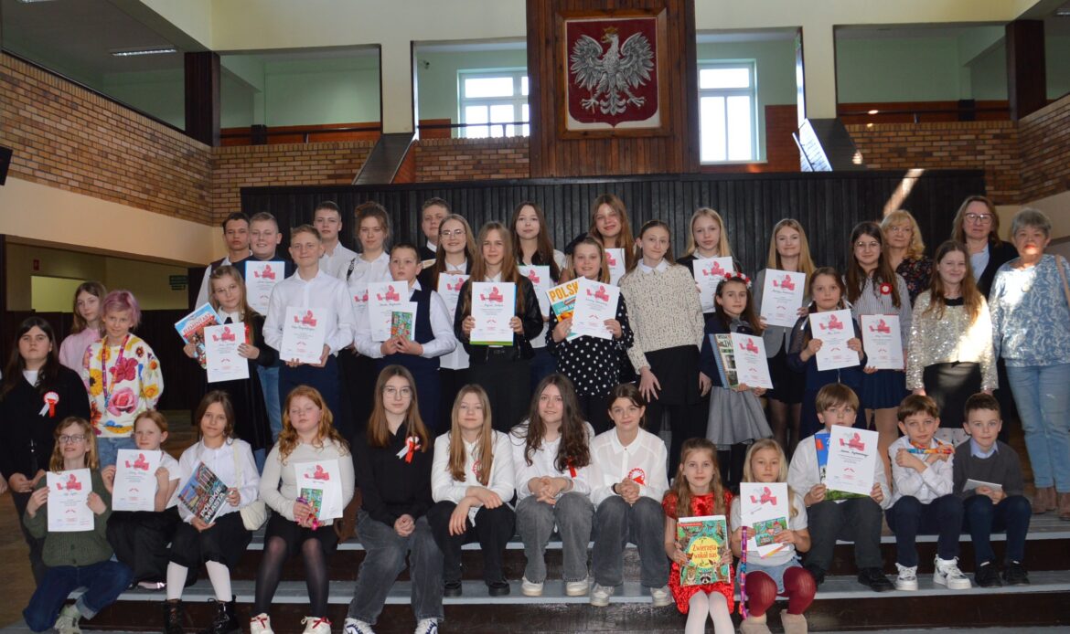 Młodzi recytatorzy stanęli do patriotycznego konkursu